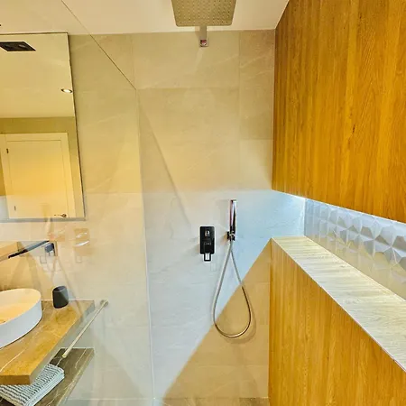 Pueblo Evita Premium 公寓式酒店 *